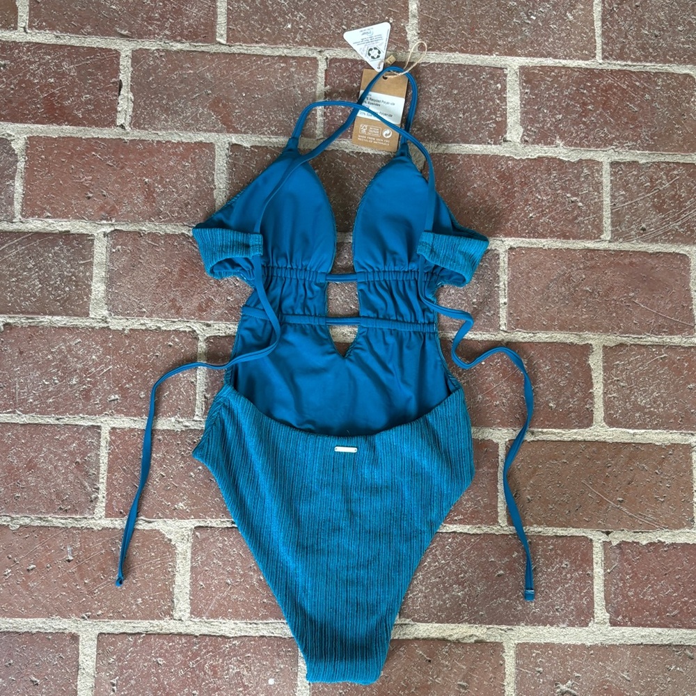 Berlook NWT Teal Textured Sexy One-Piece Swim - Cutout Back - Picture 8 of 13
